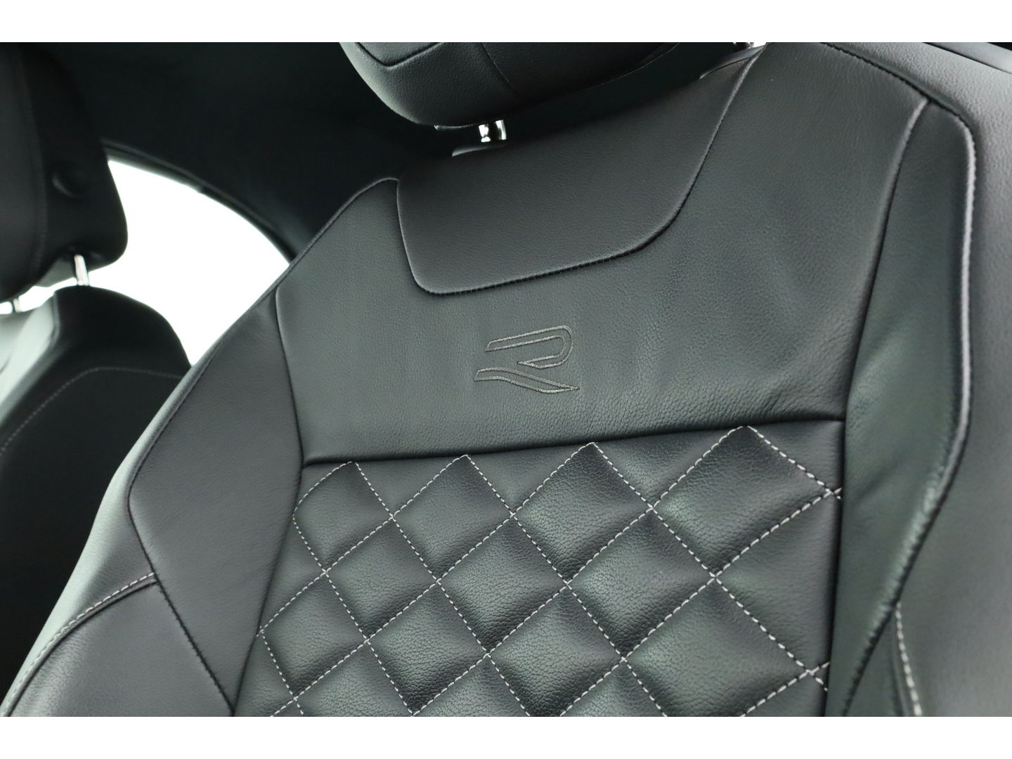 Volkswagen T-Roc Cabrio 1.5 TSI R-Line Edition Grey | Nmr. 930/999 | MAT Grijs | Leder | Stoel- Stuurverw. | Adapt. Cruise | Camera | Keyless | 19''