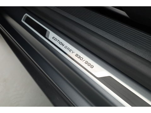 Volkswagen T-Roc Cabrio 1.5 TSI R-Line Edition Grey | Nmr. 930/999 | MAT Grijs | Leder | Stoel- Stuurverw. | Adapt. Cruise | Camera | Keyless | 19''