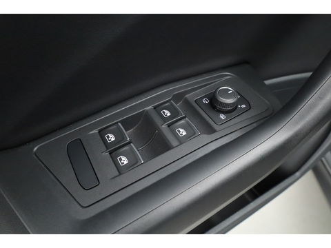 Volkswagen T-Roc Cabrio 1.5 TSI R-Line Edition Grey | Nmr. 930/999 | MAT Grijs | Leder | Stoel- Stuurverw. | Adapt. Cruise | Camera | Keyless | 19''