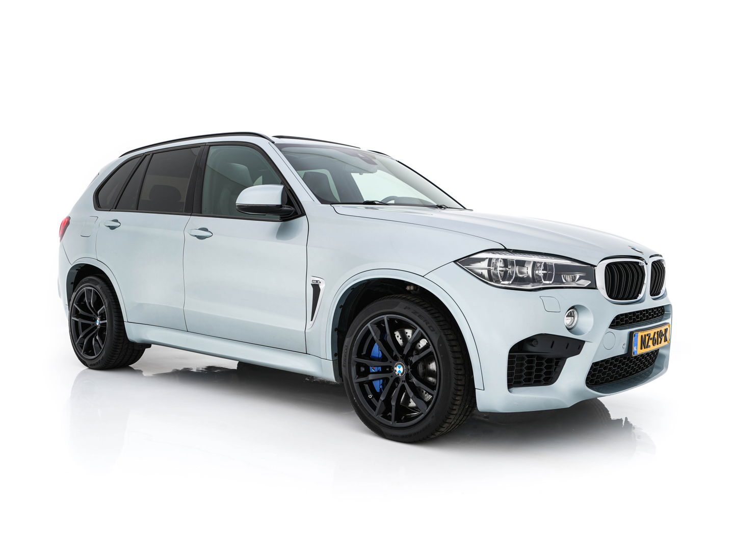 BMW X5 M High Executive M-Sportpack Aut. *PANO | HEAD-UP | LEATHER | FULL-LED | NAVI-FULLMAP | MEMORY-PACK | HARMAN/KARDON-AUDIO | KEYLESS | CAMERA | HEATED-COMFORTSEATS | SHIFTPADDLES | TOWBAR | 20''ALU*