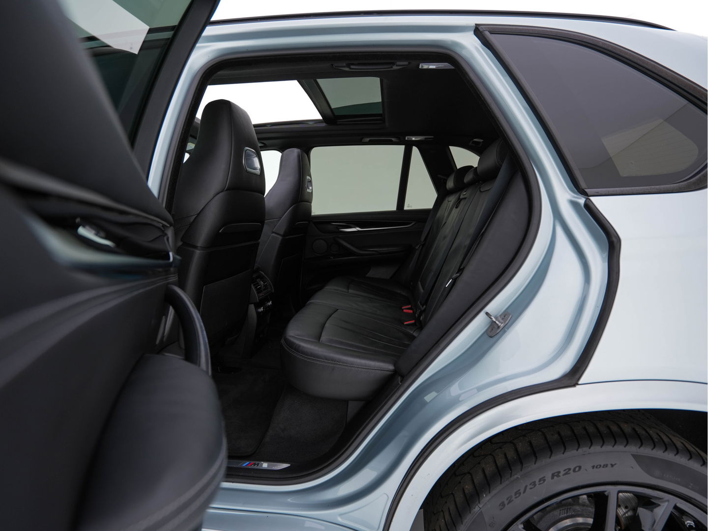 BMW X5 M High Executive M-Sportpack Aut. *PANO | HEAD-UP | LEATHER | FULL-LED | NAVI-FULLMAP | MEMORY-PACK | HARMAN/KARDON-AUDIO | KEYLESS | CAMERA | HEATED-COMFORTSEATS | SHIFTPADDLES | TOWBAR | 20''ALU*