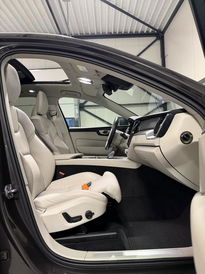 Volvo XC60 2.0 Recharge T6 AWD Inscription Pano H&K Trekhaak