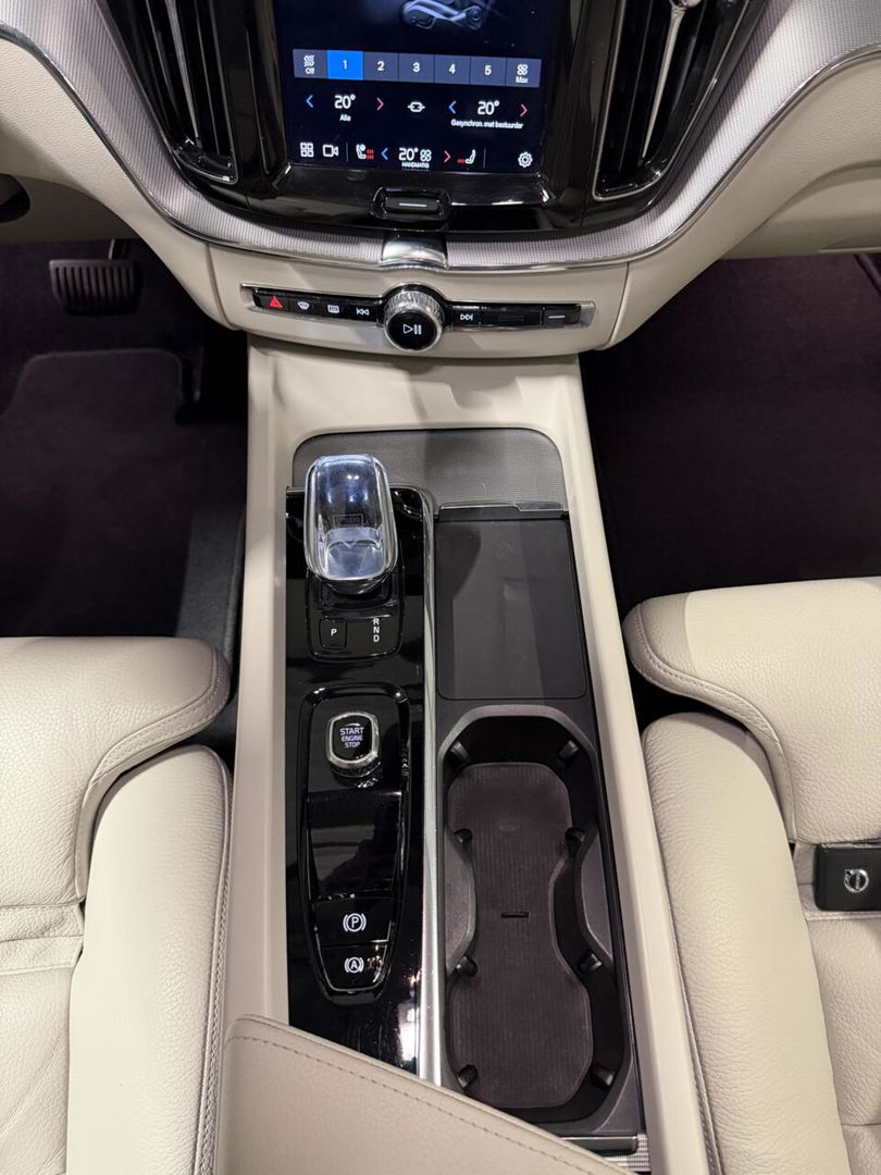 Volvo XC60 2.0 Recharge T6 AWD Inscription Pano H&K Trekhaak