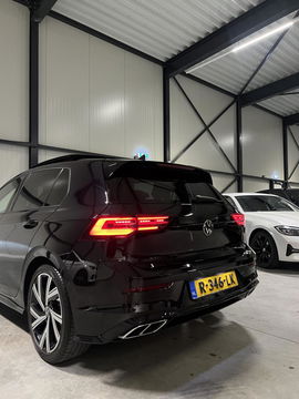 Volkswagen Golf 1.5 eTSI R-Line Pano Carplay Sfeer IQ Light