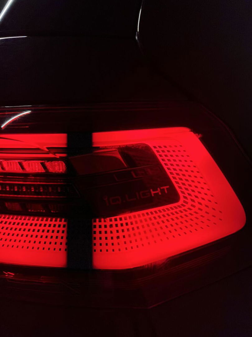 Volkswagen Golf 1.5 eTSI R-Line Pano Carplay Sfeer IQ Light