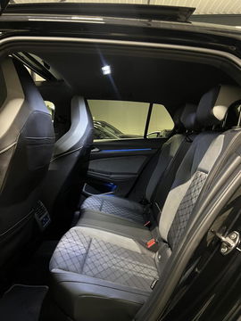 Volkswagen Golf 1.5 eTSI R-Line Pano Carplay Sfeer IQ Light