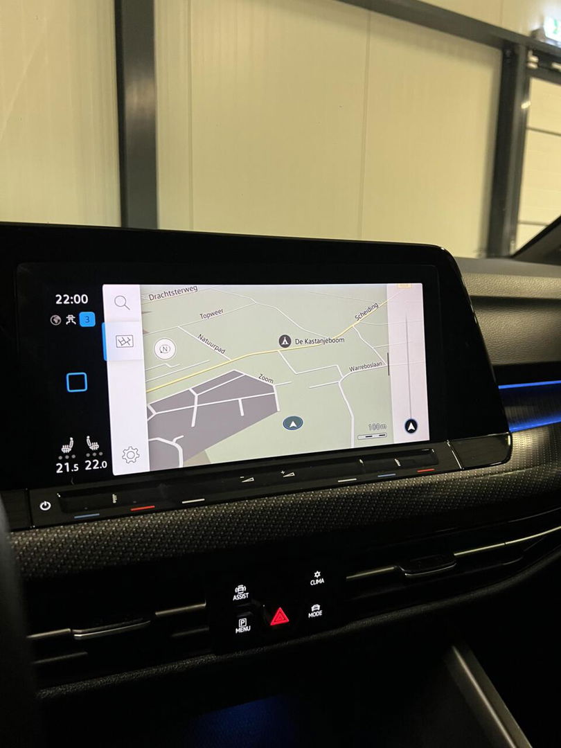 Volkswagen Golf 1.5 eTSI R-Line Pano Carplay Sfeer IQ Light