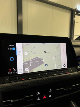 Volkswagen Golf 1.5 eTSI R-Line Pano Carplay Sfeer IQ Light