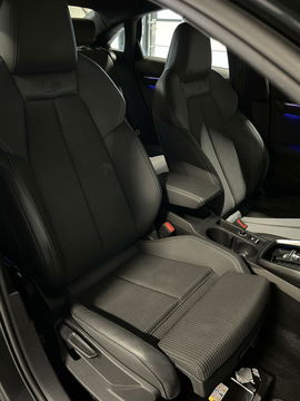 Audi A3 Limousine 35 TFSI edition one S-line Virtual Sfeer