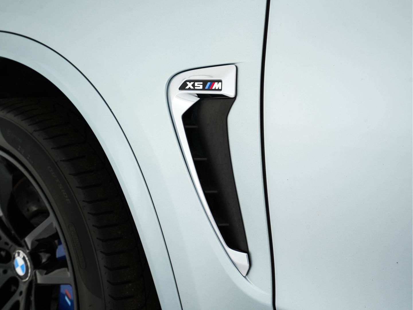 BMW X5 M High Executive M-Sportpack Aut. *PANO | HEAD-UP | LEATHER | FULL-LED | NAVI-FULLMAP | MEMORY-PACK | HARMAN/KARDON-AUDIO | KEYLESS | CAMERA | HEATED-COMFORTSEATS | SHIFTPADDLES | TOWBAR | 20''ALU*