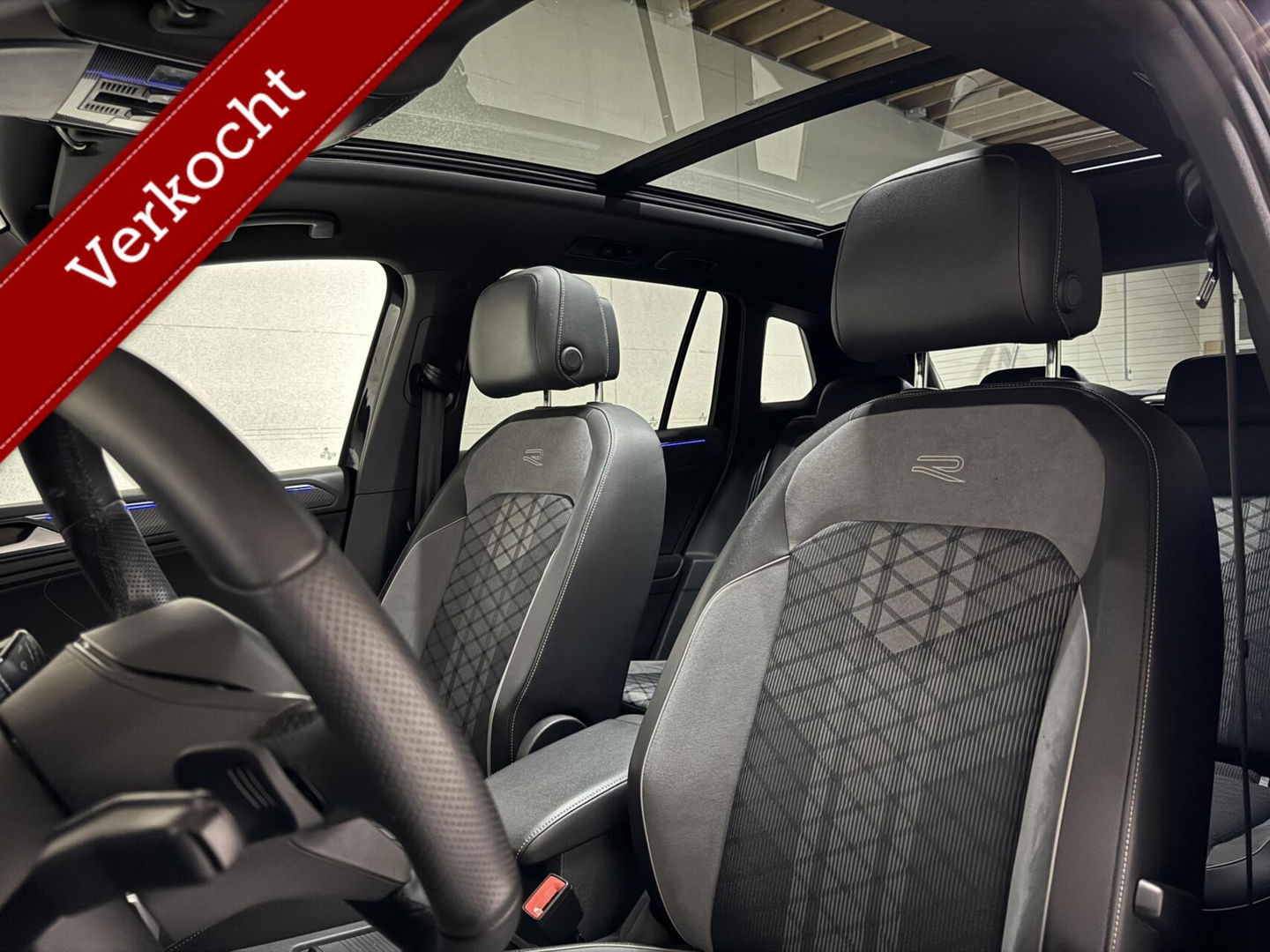 Volkswagen Tiguan 1.5 TSI R-Line Black Style Pano H/K NAP