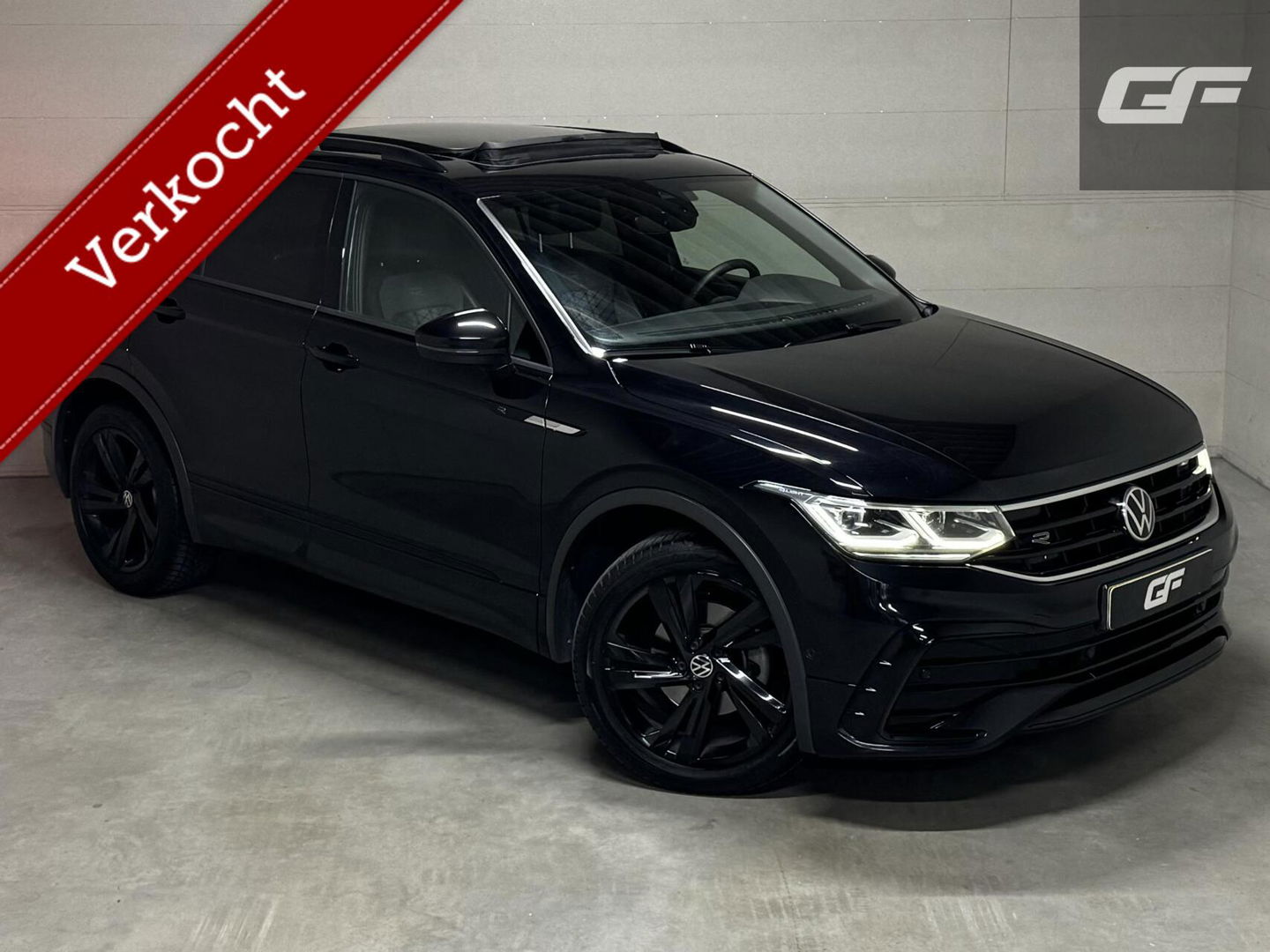 Volkswagen Tiguan 1.5 TSI R-Line Black Style Pano H/K NAP