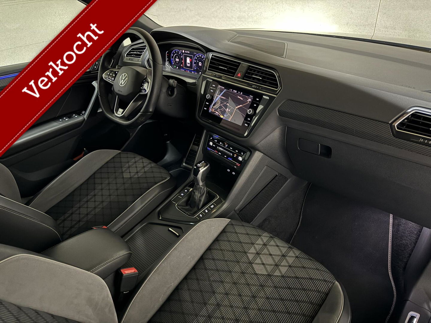 Volkswagen Tiguan 1.5 TSI R-Line Black Style Pano H/K NAP