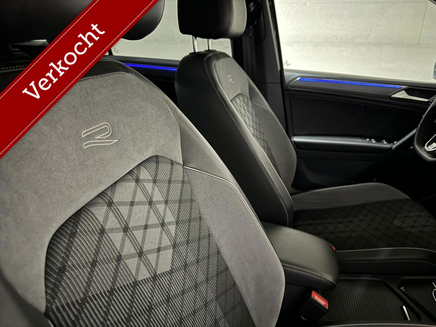 Volkswagen Tiguan 1.5 TSI R-Line Black Style Pano H/K NAP