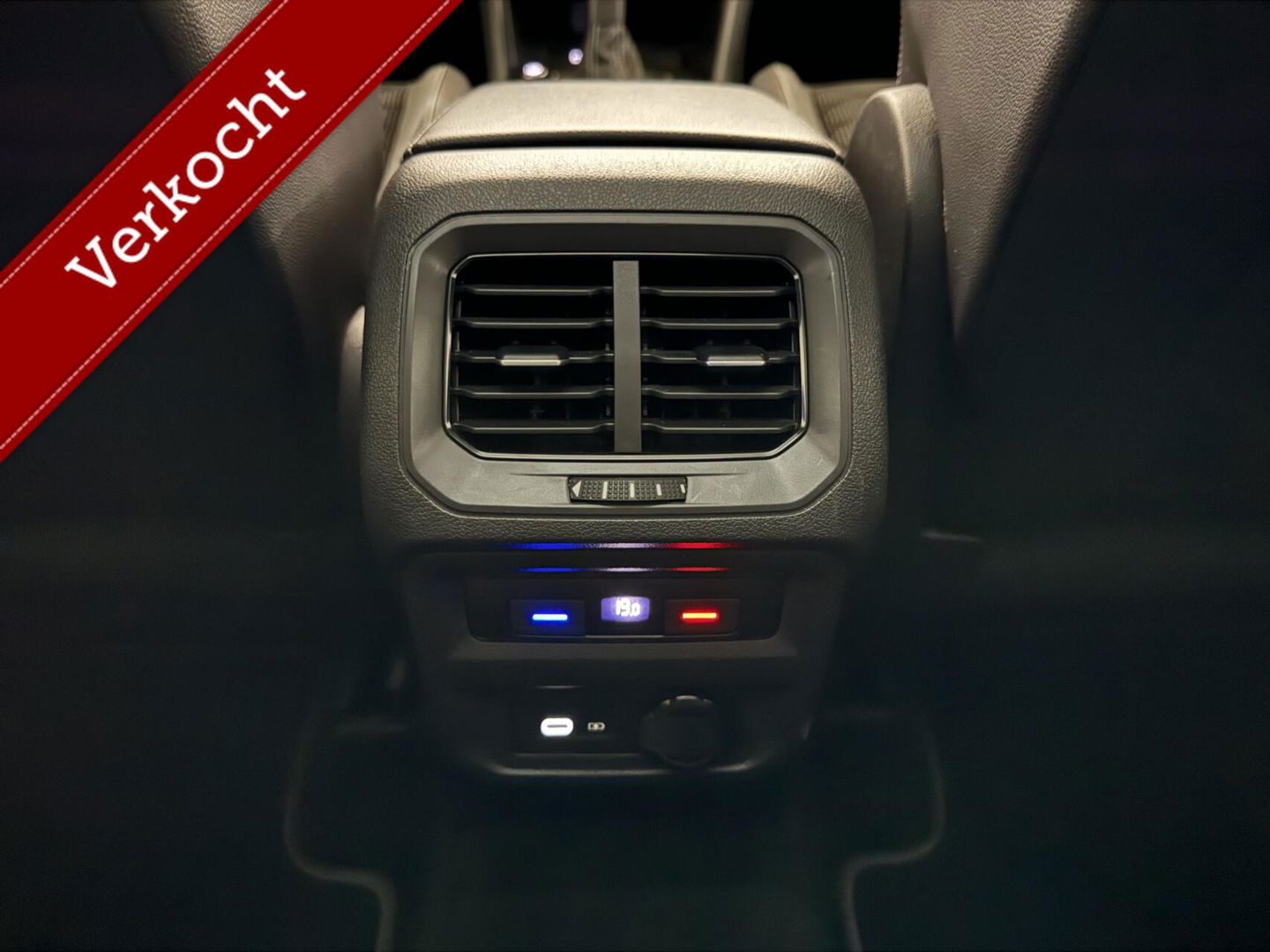 Volkswagen Tiguan 1.5 TSI R-Line Black Style Pano H/K NAP