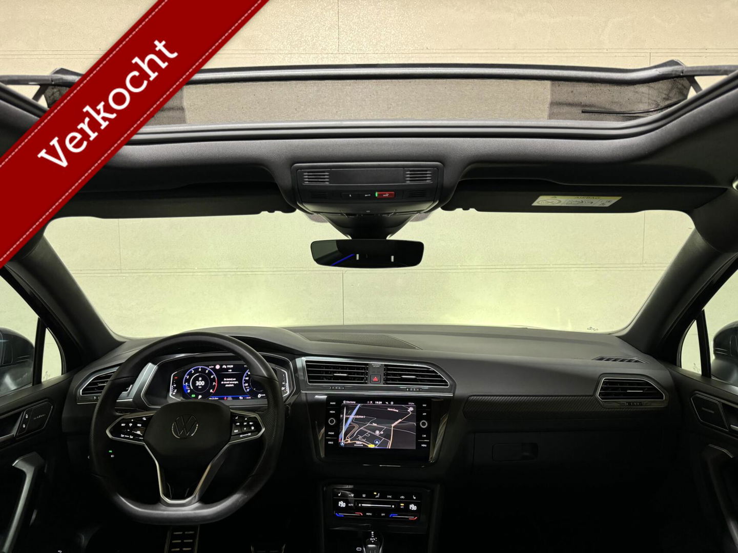 Volkswagen Tiguan 1.5 TSI R-Line Black Style Pano H/K NAP