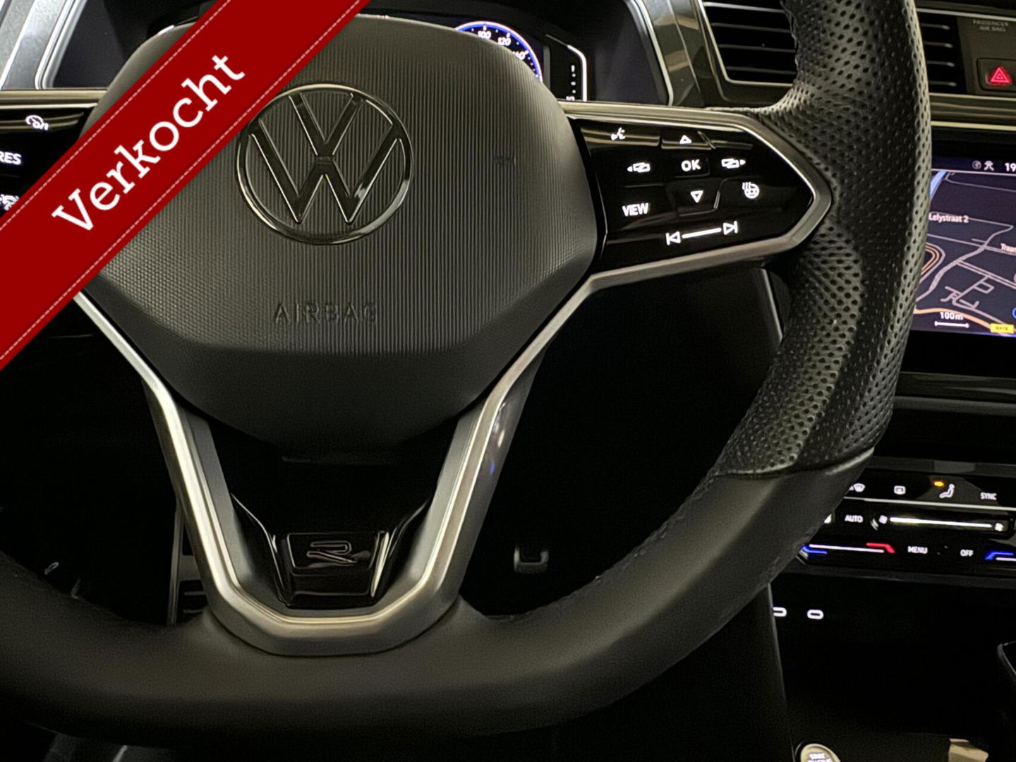 Volkswagen Tiguan 1.5 TSI R-Line Black Style Pano H/K NAP