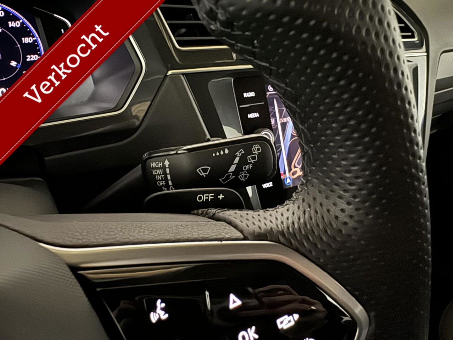 Volkswagen Tiguan 1.5 TSI R-Line Black Style Pano H/K NAP