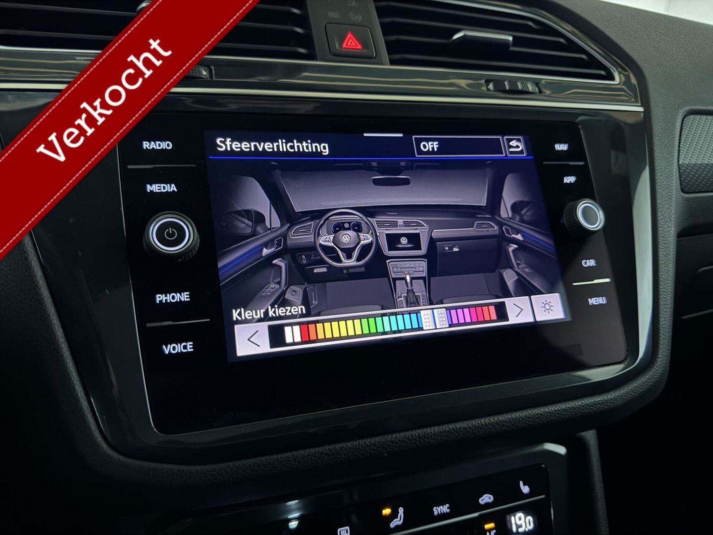 Volkswagen Tiguan 1.5 TSI R-Line Black Style Pano H/K NAP