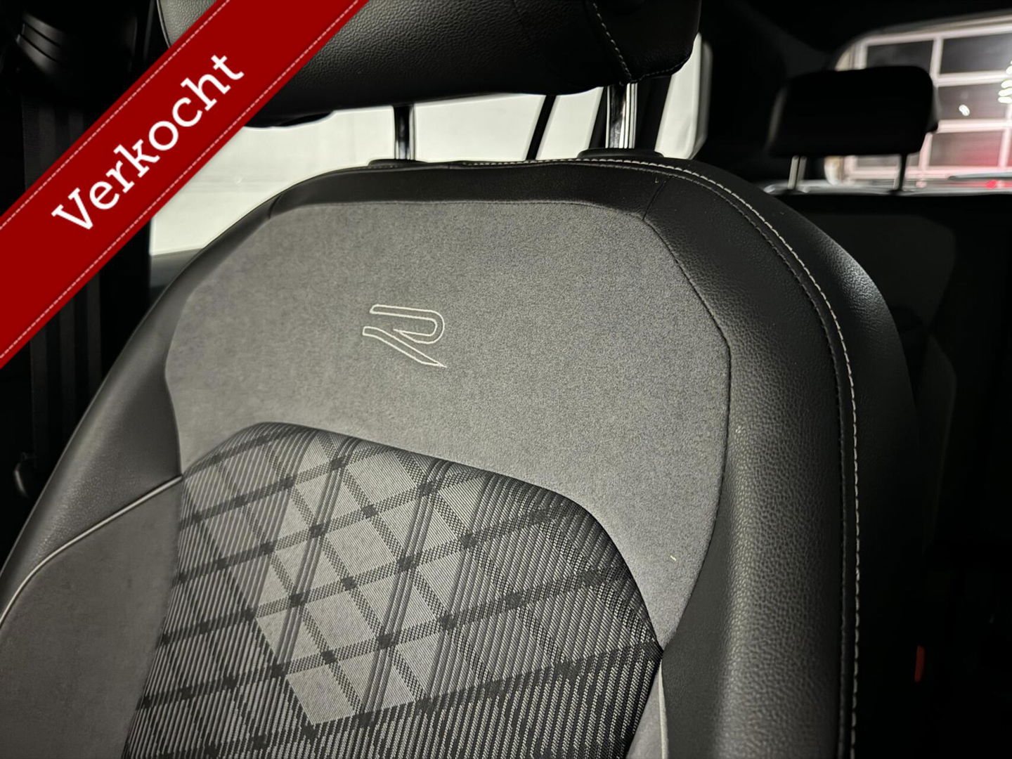 Volkswagen Tiguan 1.5 TSI R-Line Black Style Pano H/K NAP