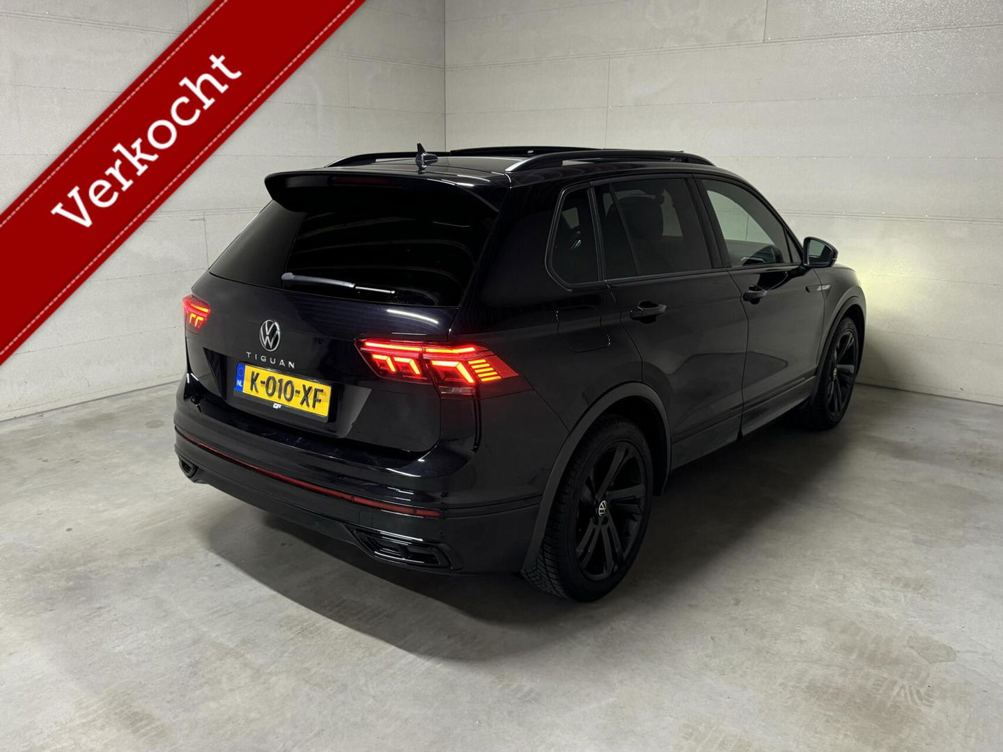 Volkswagen Tiguan 1.5 TSI R-Line Black Style Pano H/K NAP
