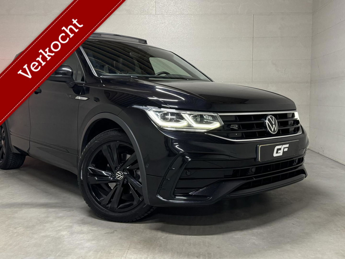 Volkswagen Tiguan 1.5 TSI R-Line Black Style Pano H/K NAP