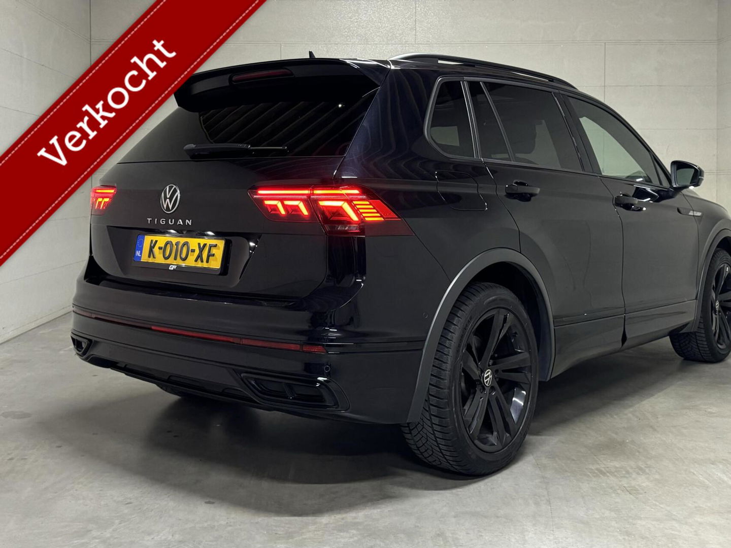 Volkswagen Tiguan 1.5 TSI R-Line Black Style Pano H/K NAP