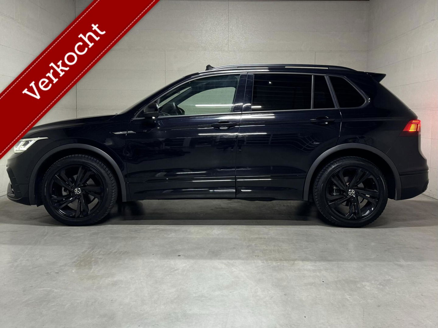 Volkswagen Tiguan 1.5 TSI R-Line Black Style Pano H/K NAP