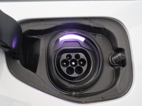 Volvo XC40 1.5 T4 Plug-in hybrid R Design | Leder/Alcantara | Carplay | Navigatie | Parkeerverwarming | Keyless | Cruise control | Parkeerhulp | Climate control | Full LED | PHEV