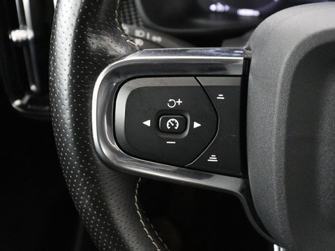 Volvo XC40 1.5 T4 Plug-in hybrid R Design | Leder/Alcantara | Carplay | Navigatie | Parkeerverwarming | Keyless | Cruise control | Parkeerhulp | Climate control | Full LED | PHEV