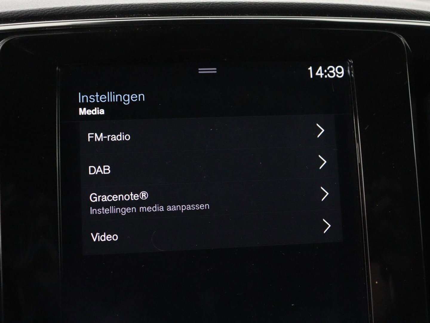 Volvo XC40 1.5 T4 Plug-in hybrid R Design | Leder/Alcantara | Carplay | Navigatie | Parkeerverwarming | Keyless | Cruise control | Parkeerhulp | Climate control | Full LED | PHEV