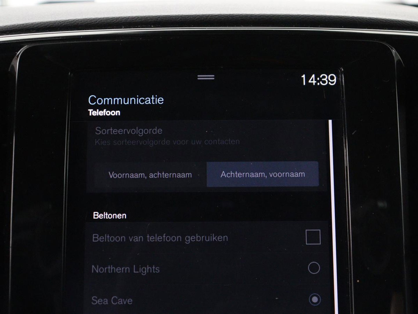 Volvo XC40 1.5 T4 Plug-in hybrid R Design | Leder/Alcantara | Carplay | Navigatie | Parkeerverwarming | Keyless | Cruise control | Parkeerhulp | Climate control | Full LED | PHEV