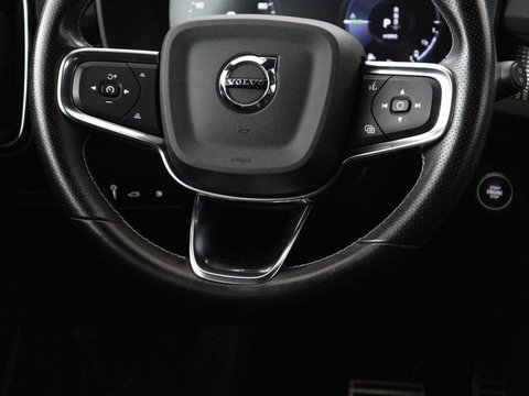 Volvo XC40 1.5 T4 Plug-in hybrid R Design | Leder/Alcantara | Carplay | Navigatie | Parkeerverwarming | Keyless | Cruise control | Parkeerhulp | Climate control | Full LED | PHEV