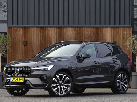Volvo XC60 T6 341K AWD Recharge Plug-In Hybrid / R- Design / LED