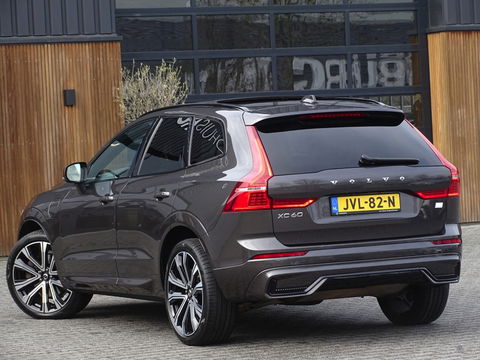 Volvo XC60 T6 341K AWD Recharge Plug-In Hybrid / R- Design / LED