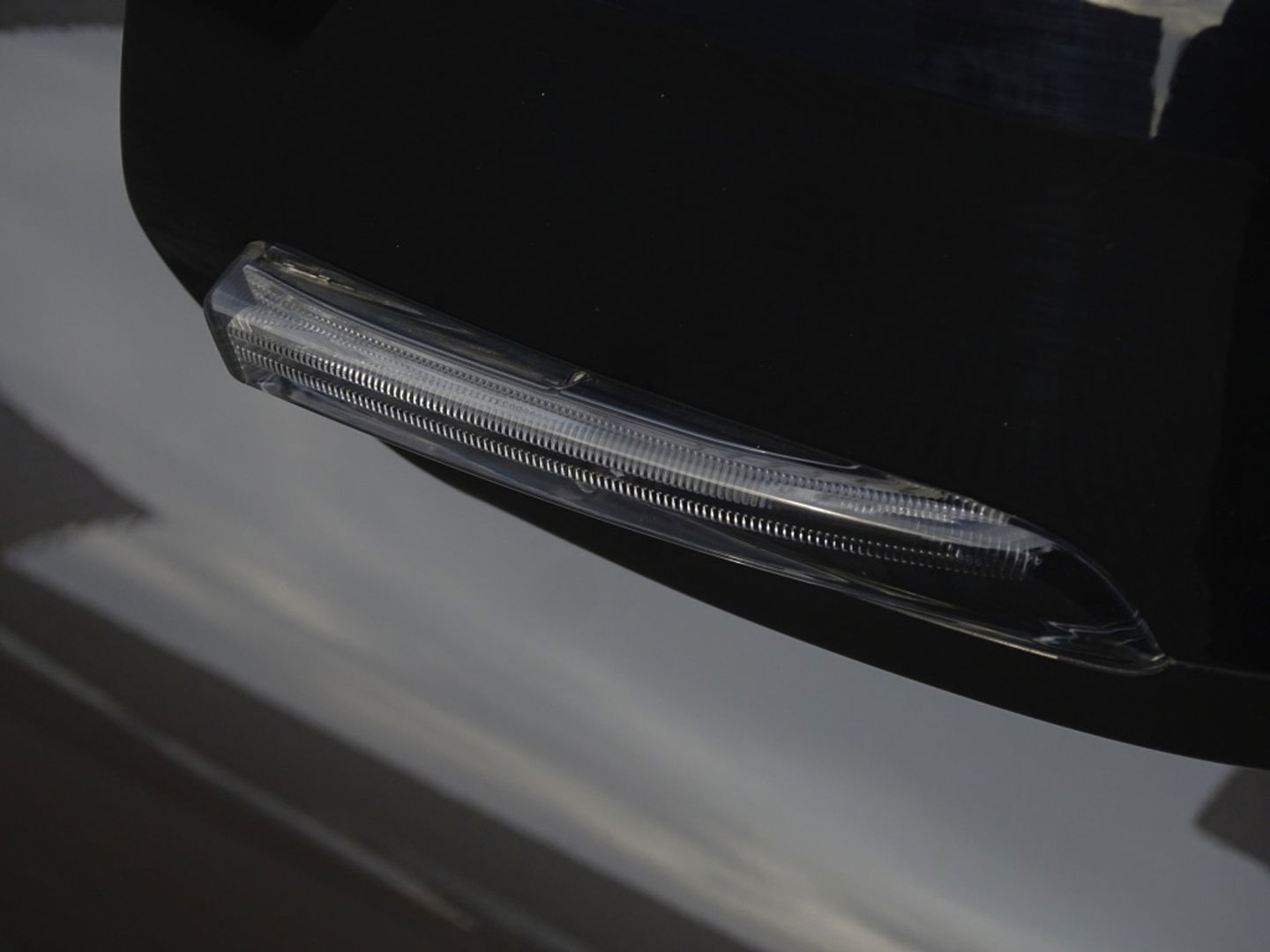 Volvo XC60 T6 341K AWD Recharge Plug-In Hybrid / R- Design / LED