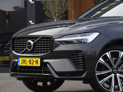 Volvo XC60 T6 341K AWD Recharge Plug-In Hybrid / R- Design / LED