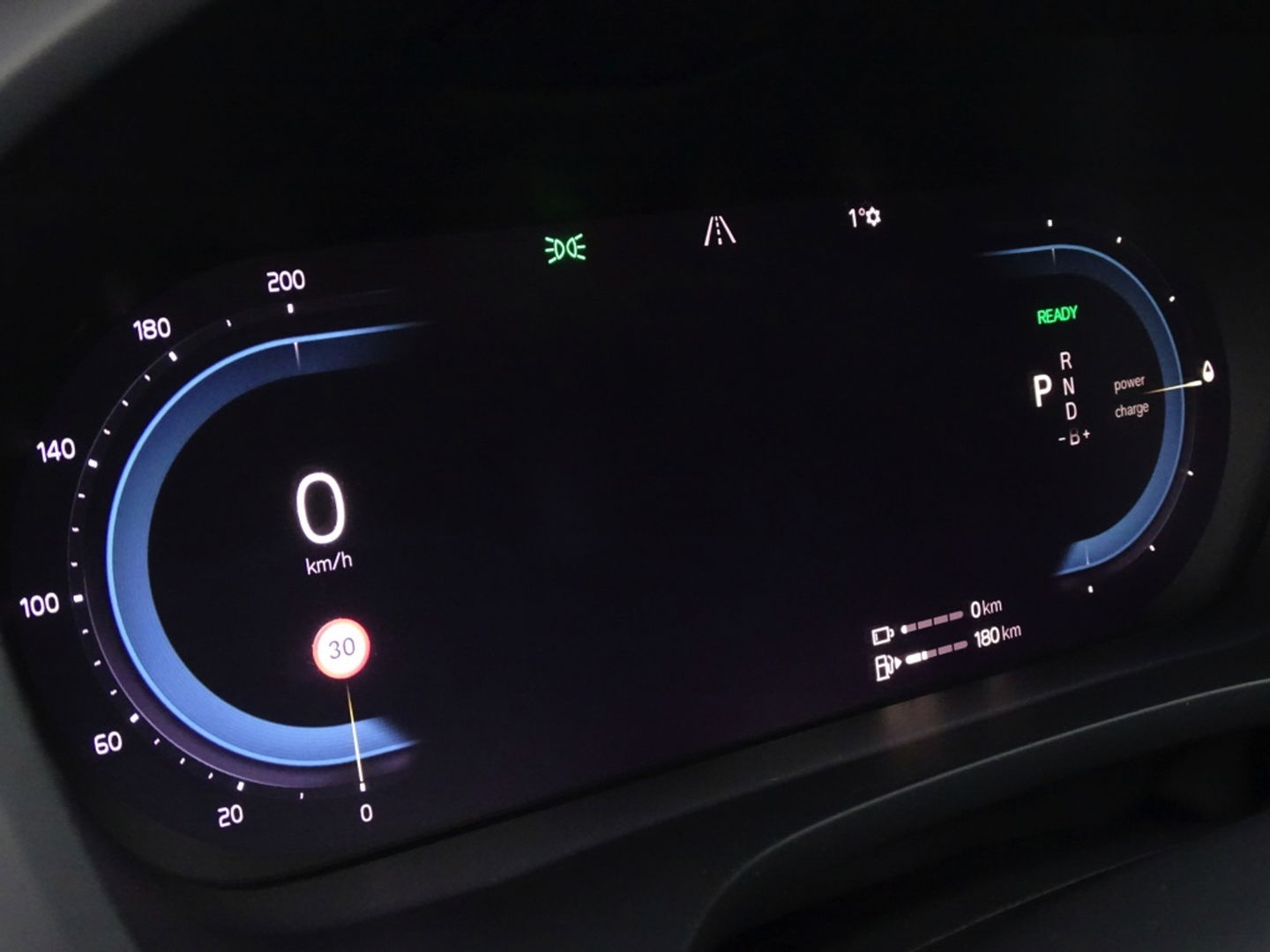 Volvo XC60 T6 341K AWD Recharge Plug-In Hybrid / R- Design / LED