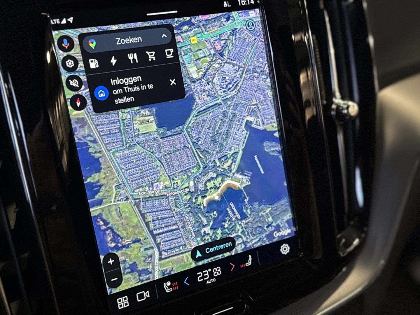 Volvo XC60 T6 341K AWD Recharge Plug-In Hybrid / R- Design / LED