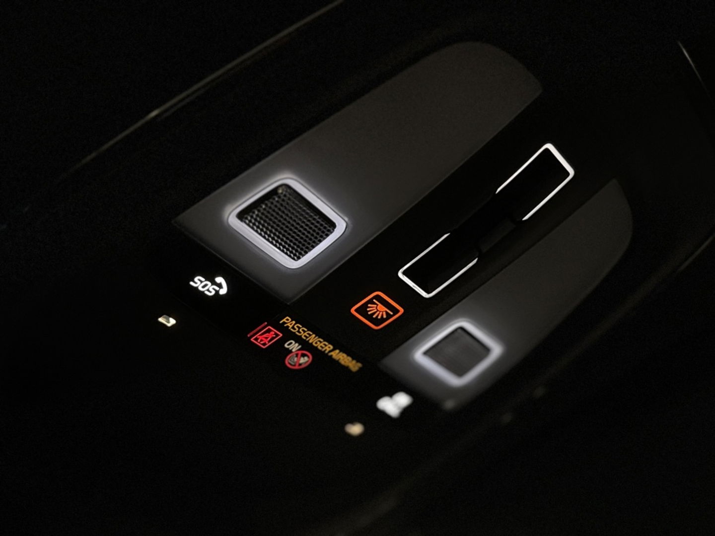 Volvo XC60 T6 341K AWD Recharge Plug-In Hybrid / R- Design / LED