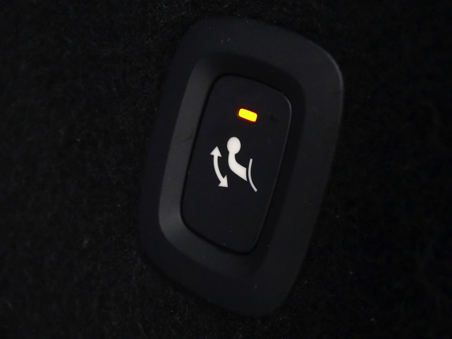 Volvo XC60 T6 341K AWD Recharge Plug-In Hybrid / R- Design / LED