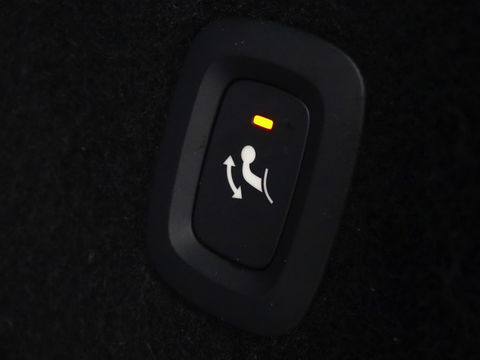 Volvo XC60 T6 341K AWD Recharge Plug-In Hybrid / R- Design / LED