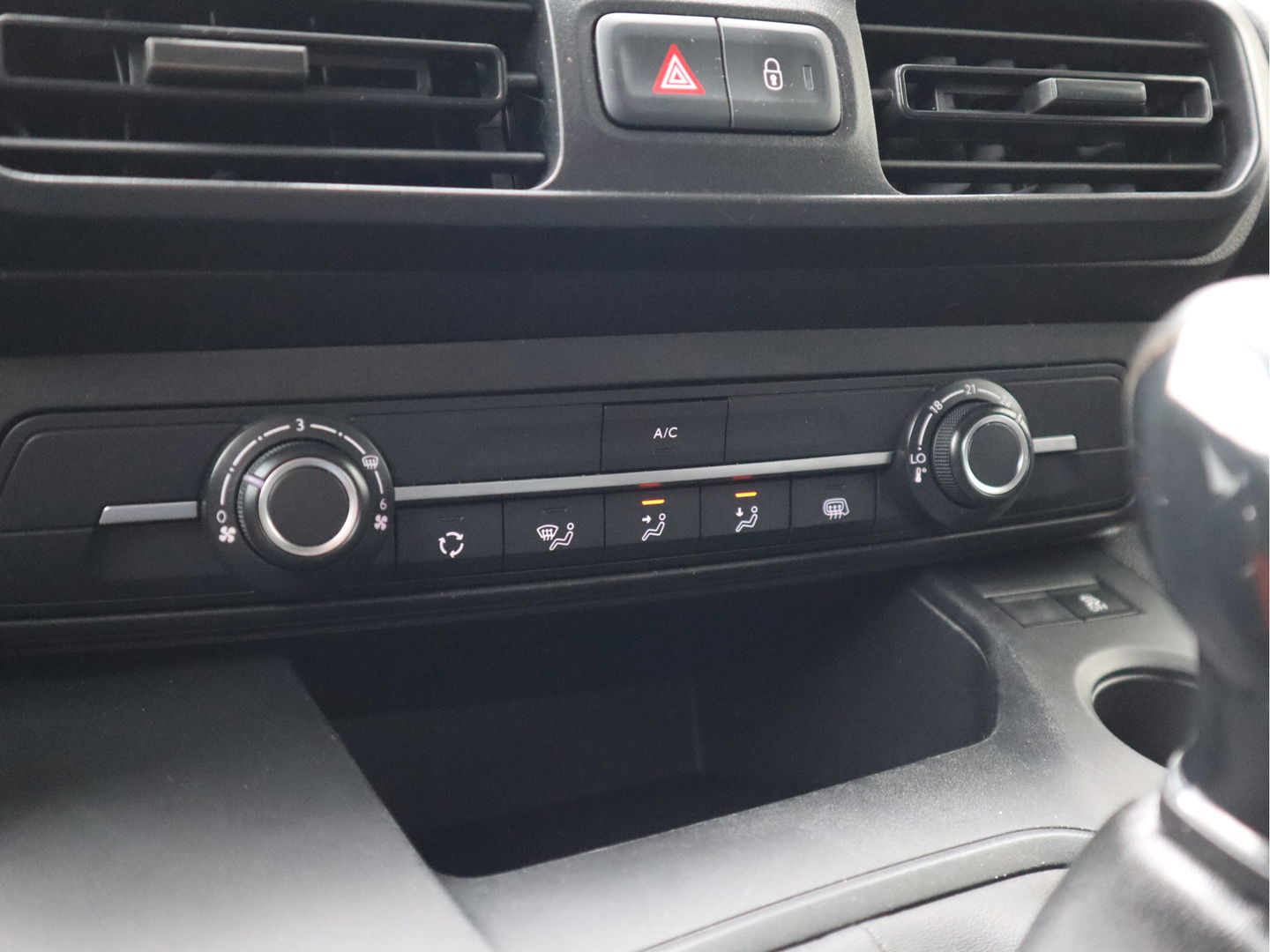 Opel Combo 1.5D 102pk Euro 6 L2 Maxi - BOTT Inrichting - Cruise - Airco