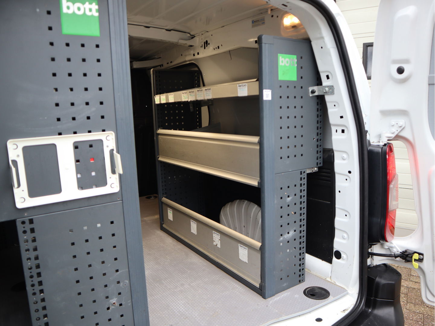 Opel Combo 1.5D 102pk Euro 6 L2 Maxi - BOTT Inrichting - Cruise - Airco