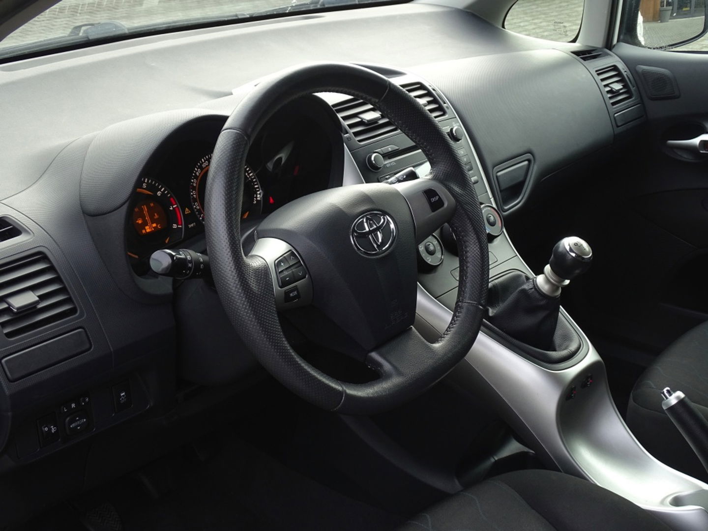 Toyota Auris 1.6 132pk / luxe pakket