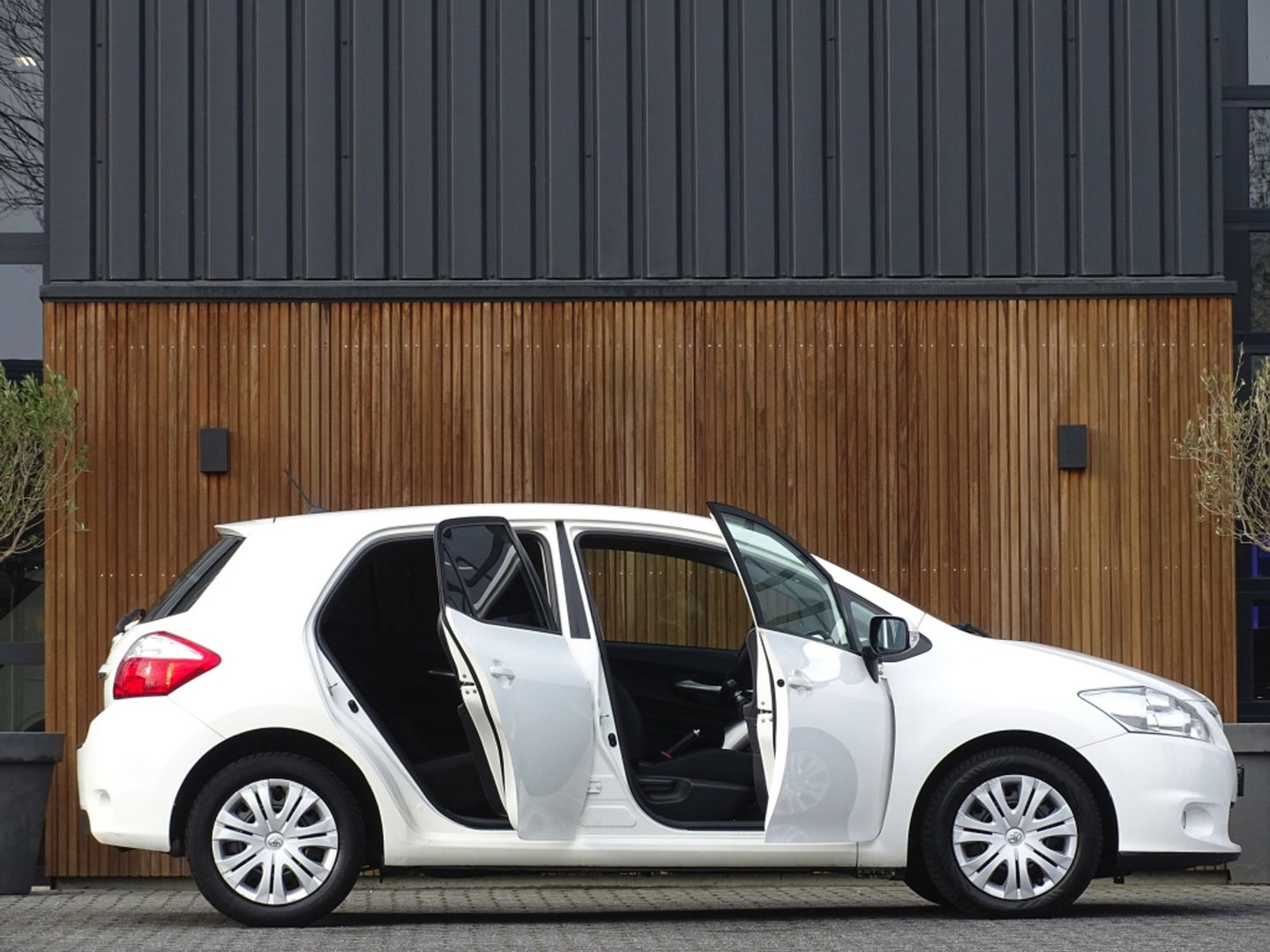 Toyota Auris 1.6 132pk / luxe pakket