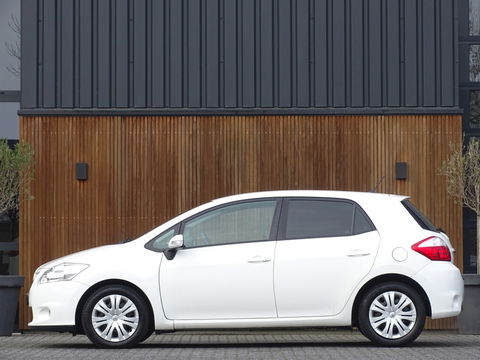 Toyota Auris 1.6 132pk / luxe pakket