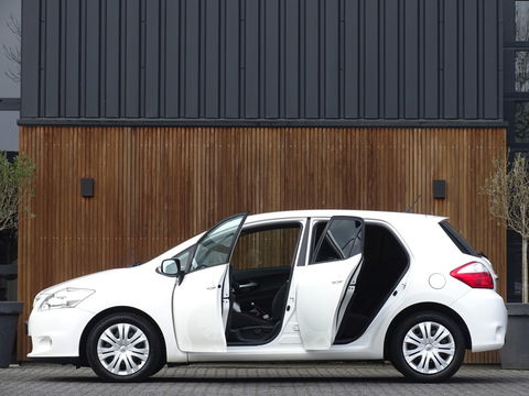 Toyota Auris 1.6 132pk / luxe pakket