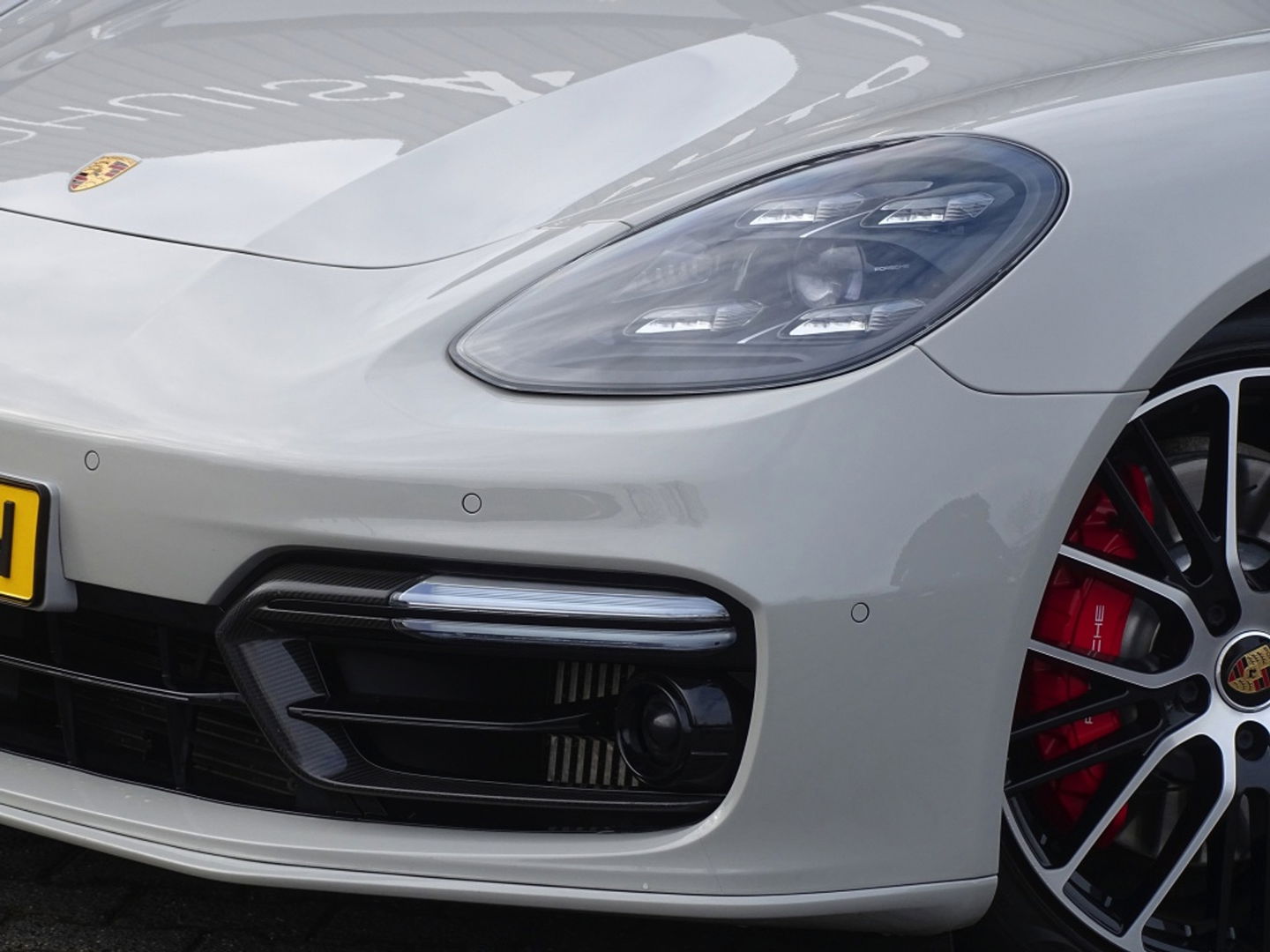 Porsche Panamera 4.0 V8 481PK GTS / carbon / alcantara / 360° / LED