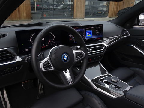 BMW 3-serie 330e 292PK X-Drive M-Sport Pro / Carbon / Harman Kardon / 2022